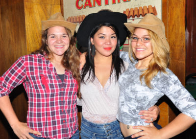 Girls in cowboy hats at Nashville
